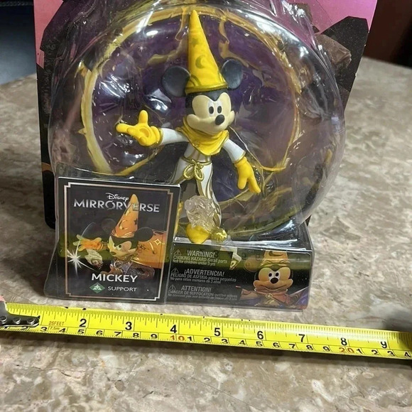 NWOT MICKEY MIRRORVERSE MICKEY SUPPORT MAGICIEN YELLOW HAT - Picture 13 of 15